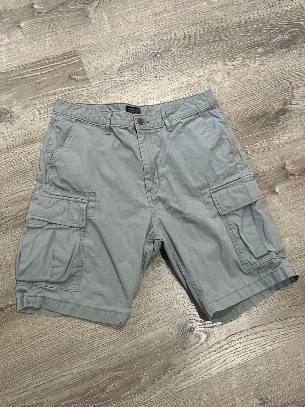 Levi's Light Gray Cargo Shorts - Utility Pockets